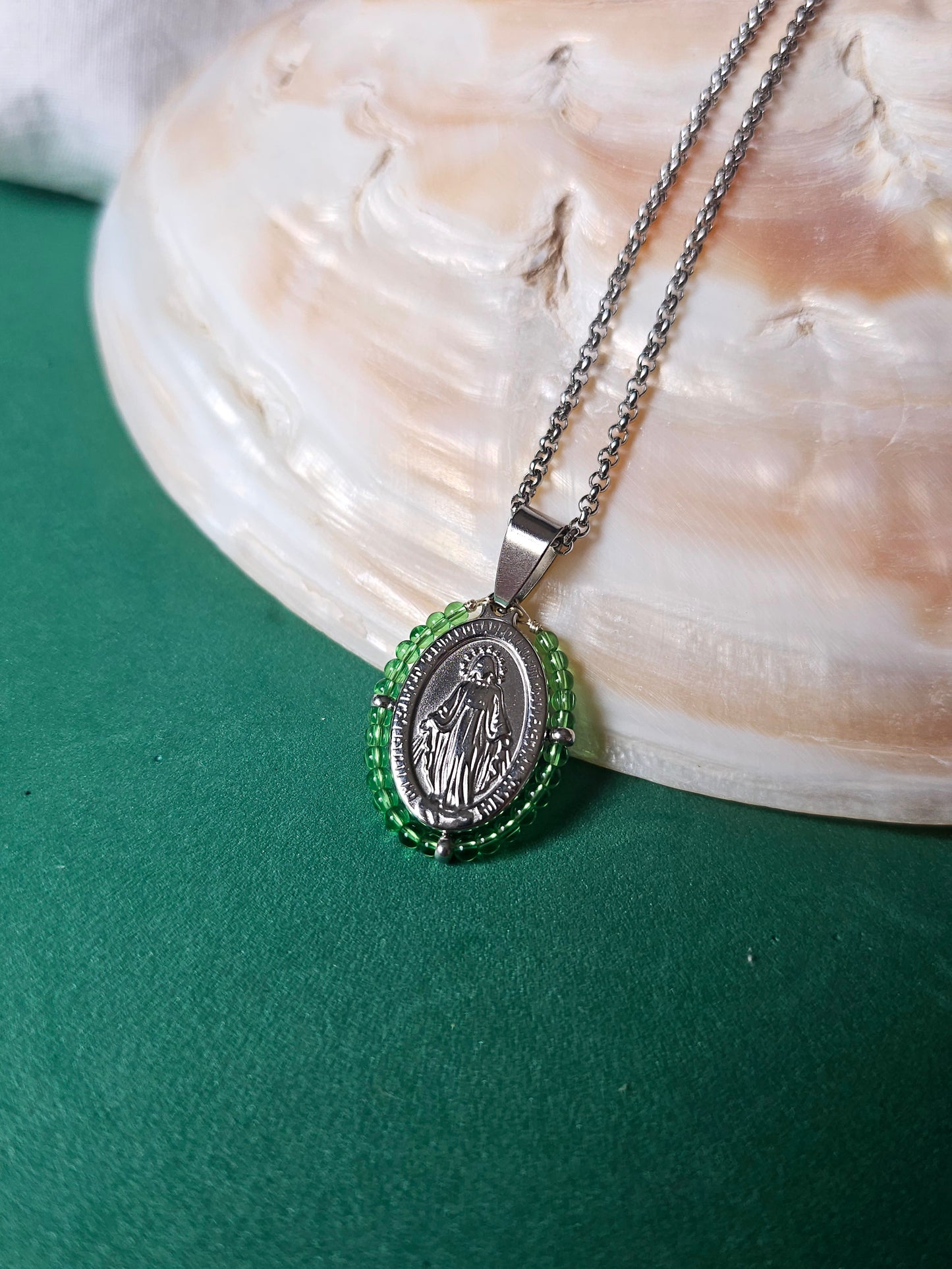 Colar Santa - Medalha  Milagrosa - Verde Claro